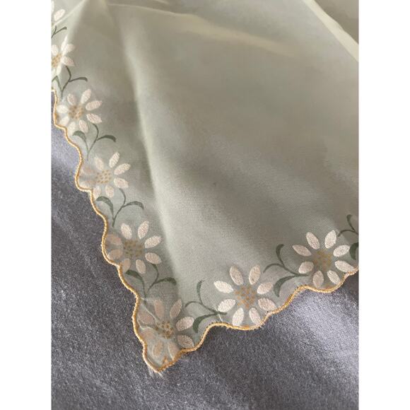 Vintage Daisy Edged Yellow Handkerchief - Picture 3 of 7